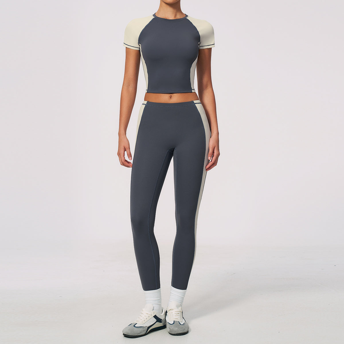 Wholesale Women's Fitness Energy Activewear Set