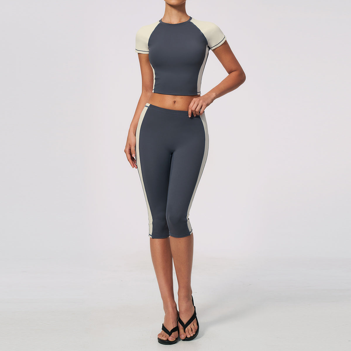 Wholesale Women's Fitness Touch Activewear Set